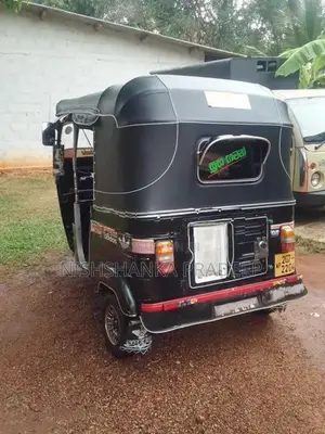 Bajaj RE 2000