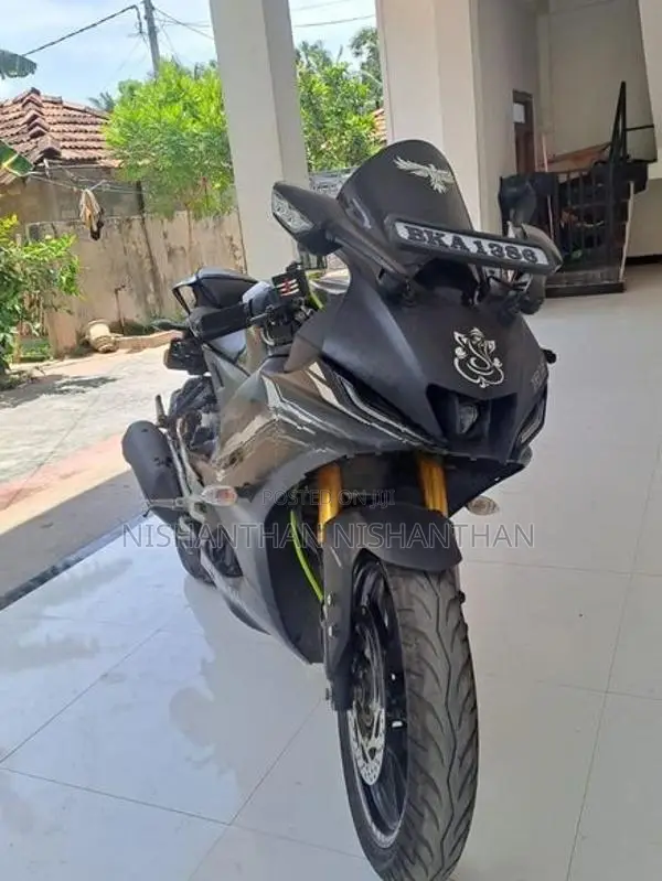 Yamaha R15 2025