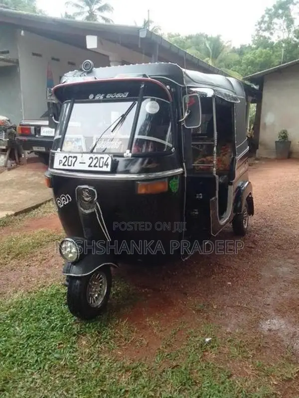 Bajaj RE 2000