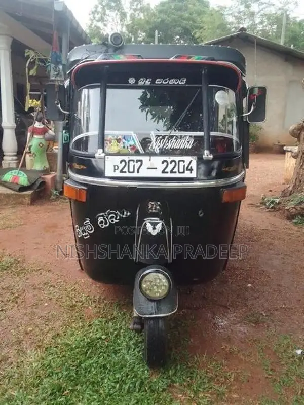 Bajaj RE 2000