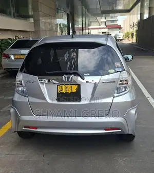 Honda Fit Hybrid 2011