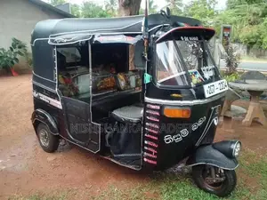 Bajaj RE 2000
