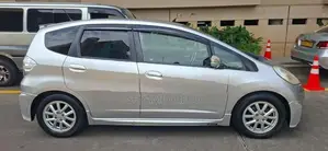 Honda Fit Hybrid 2011