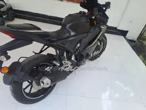 Yamaha R15 2025