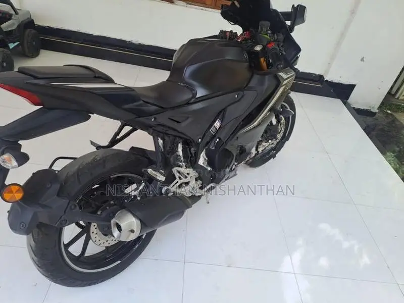 Yamaha R15 2025