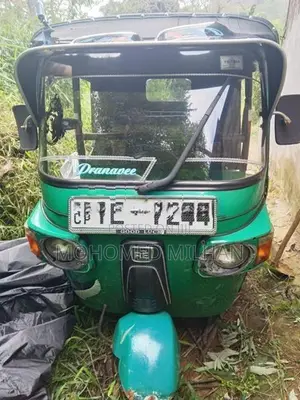 Bajaj RE 2010