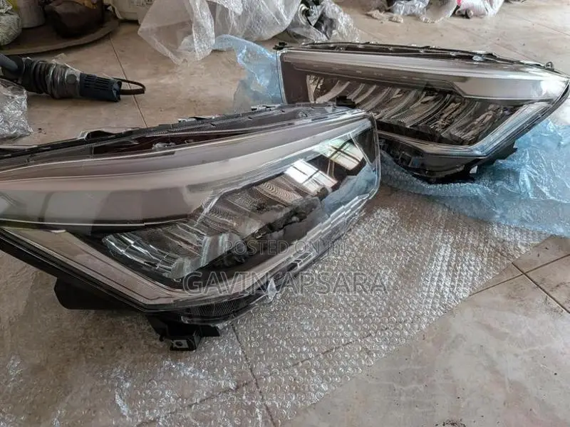 Toyota Raize Headlights Set