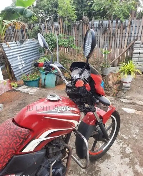 TVS Metro 2015