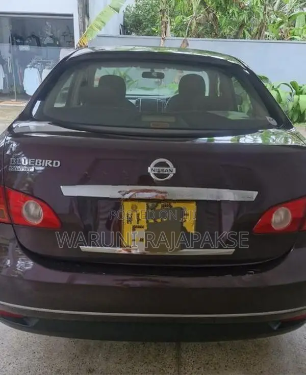 Nissan Bluebird 2011