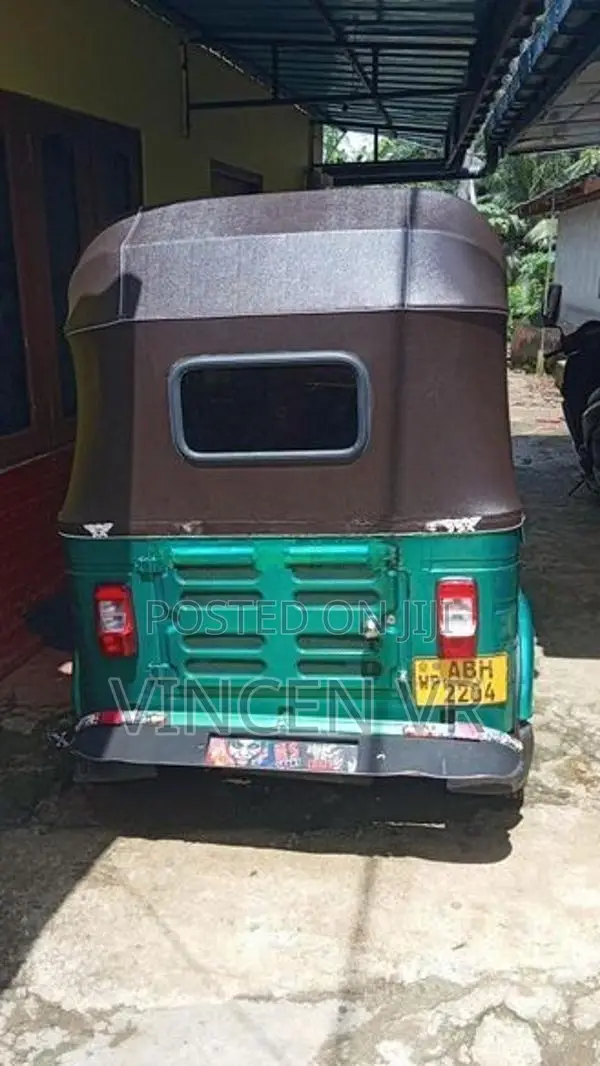 Bajaj RE 2015