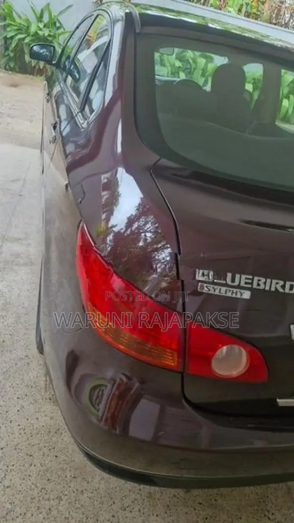 Nissan Bluebird 2011