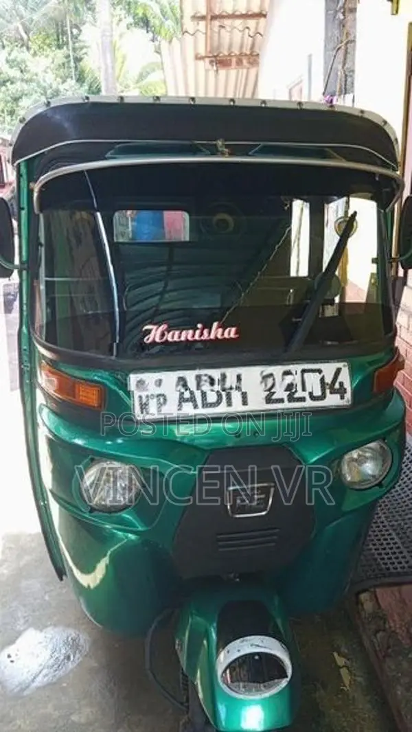 Bajaj RE 2015