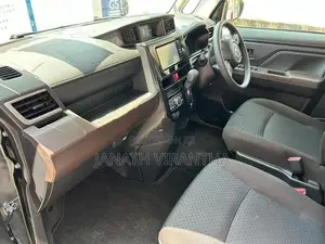 Toyota Roomy 2023