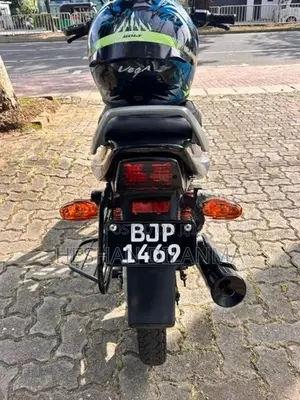 Bajaj CT100 CT 100 Es 2025