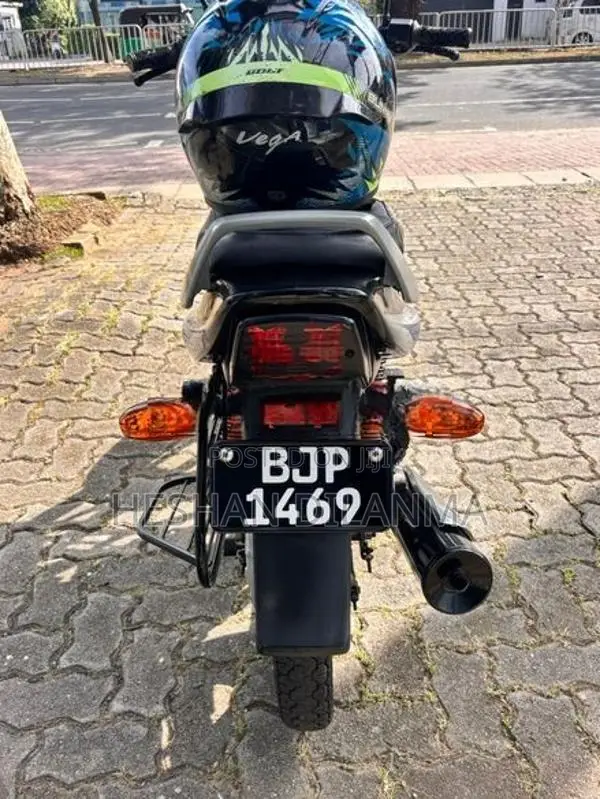 Bajaj CT100 CT 100 Es 2025