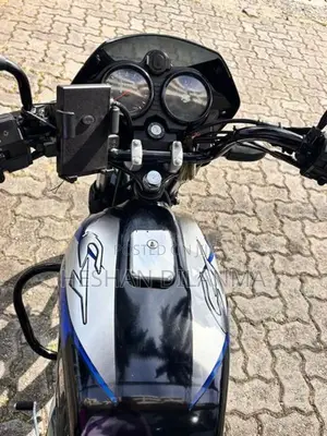Bajaj CT100 CT 100 Es 2025