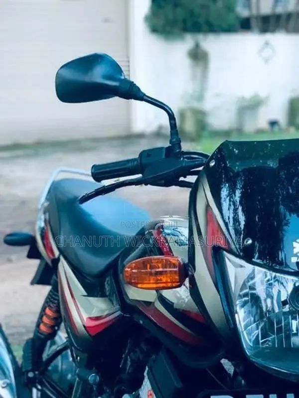 Bajaj CT100 2025