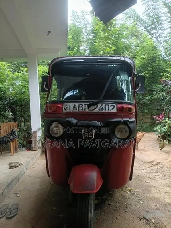 Bajaj RE 2015