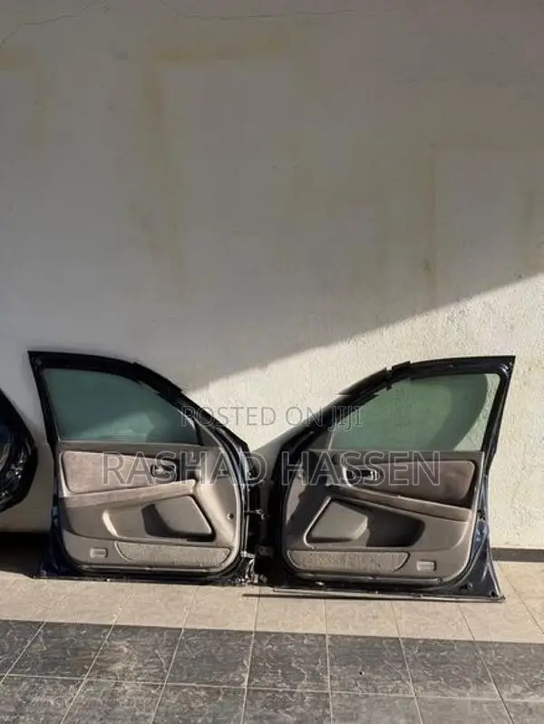 Toyota Cresta GX100/JZX100 Doors
