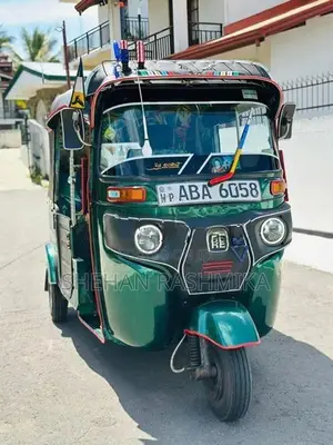 Bajaj RE 2015