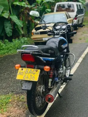 Bajaj CT100 2013