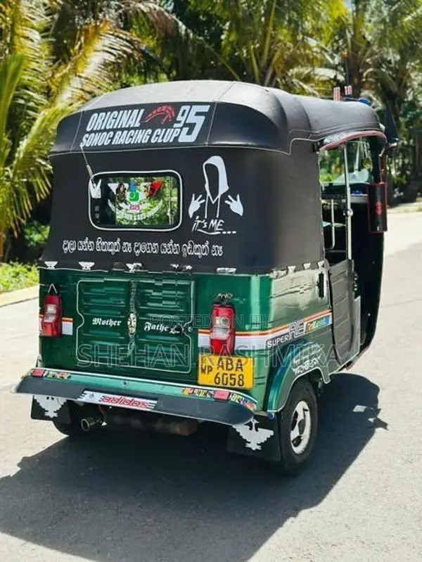 Bajaj RE 2015