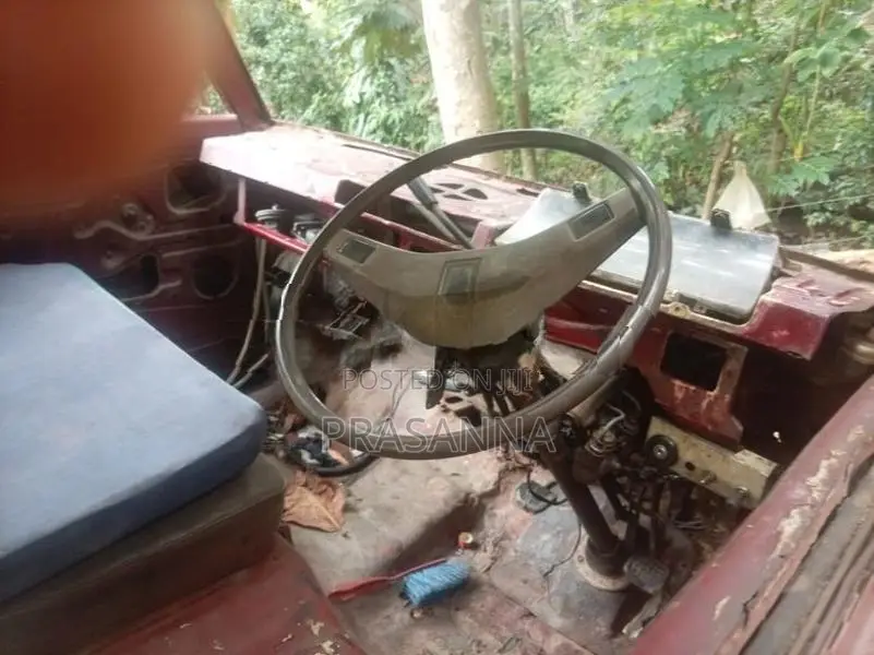 Mitsubishi L300 Van 1981