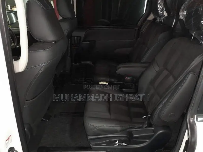 Toyota Voxy 2015