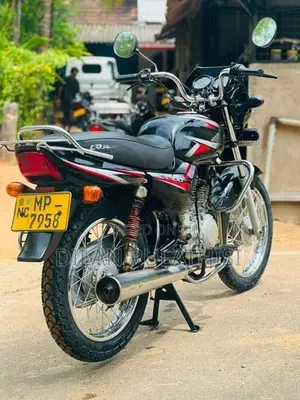 Bajaj CT100 2005