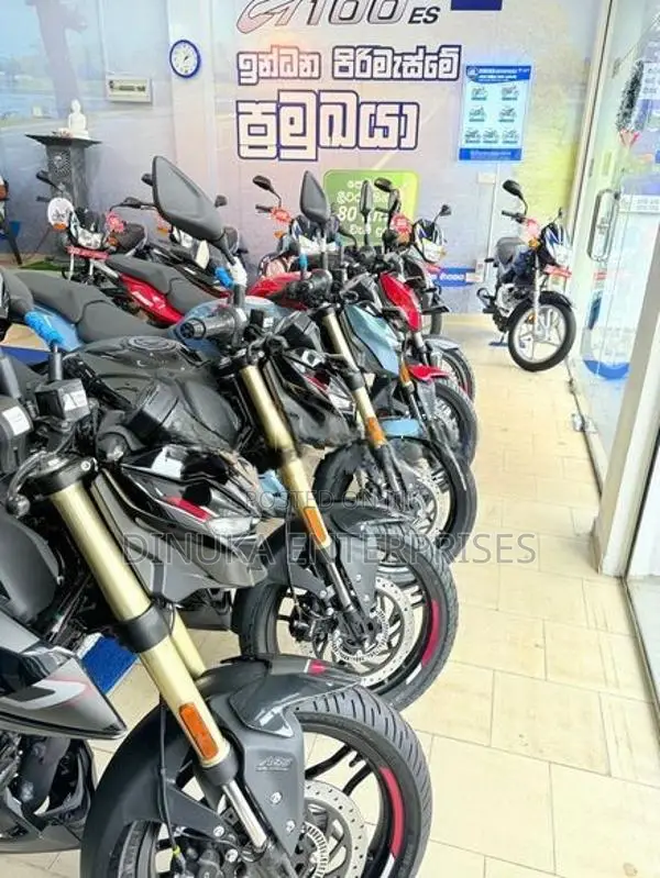 Bajaj Pulsar N160 premium 2026