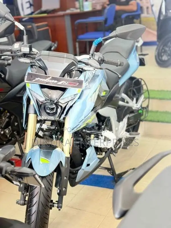 Bajaj Pulsar N160 premium 2026