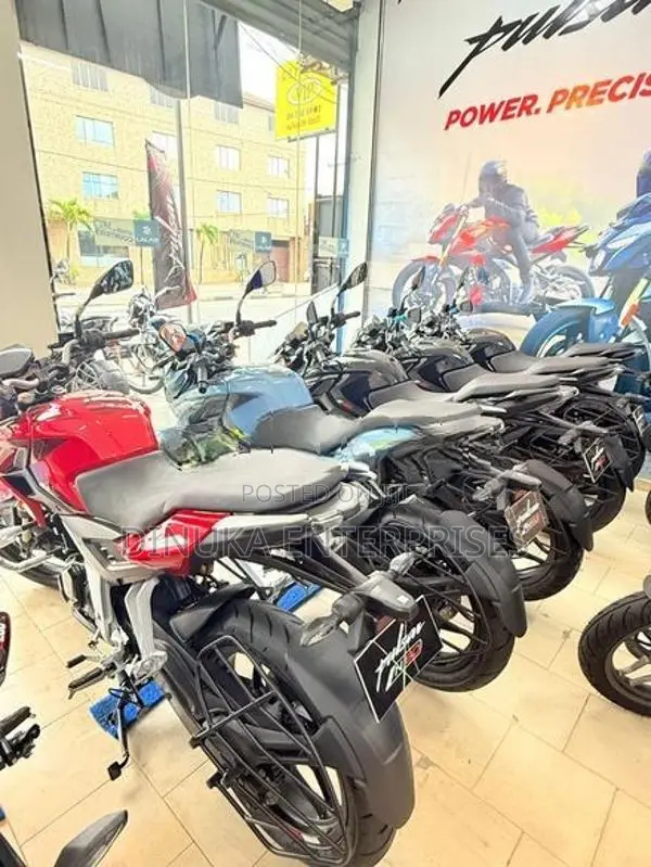 Bajaj Pulsar N160 premium 2026