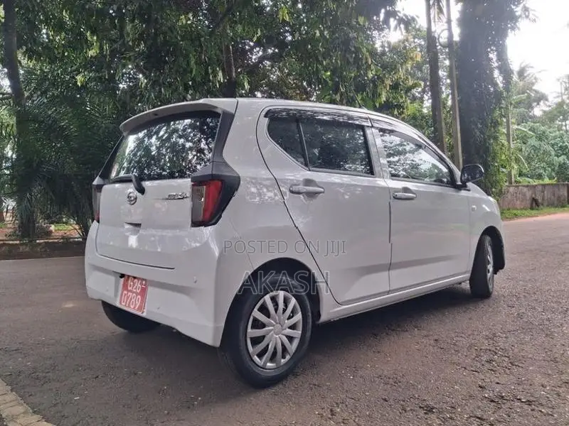 Daihatsu Mira 2025