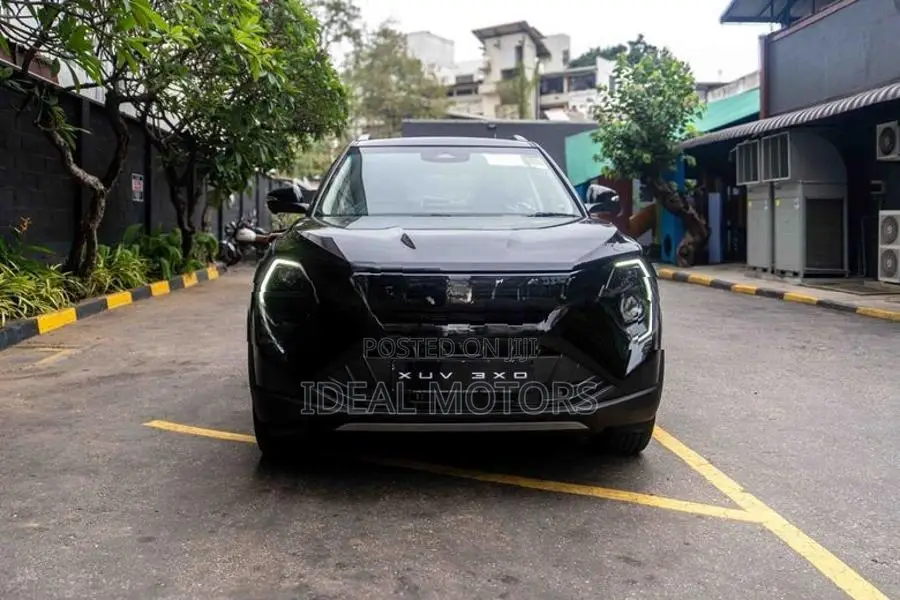 Mahindra XUV 3XO AX7L 2026