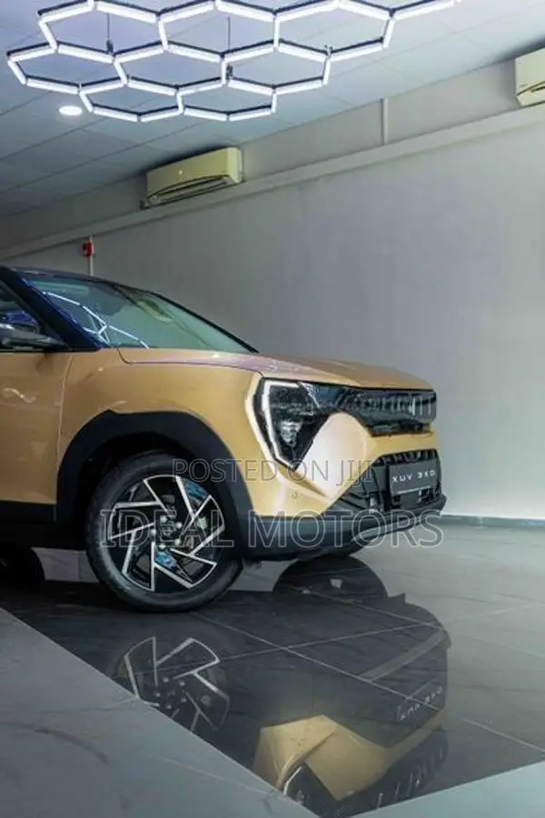 Mahindra XUV 3XO AX7L 2026