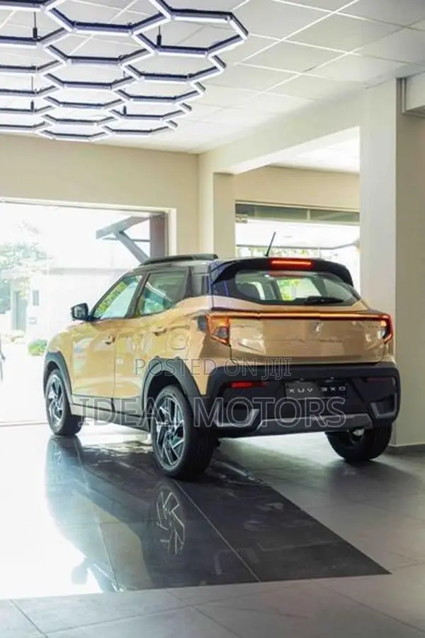 Mahindra XUV 3XO AX7L 2026