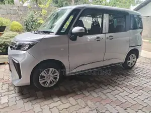 Toyota Roomy 2025