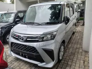 Toyota Roomy 2023