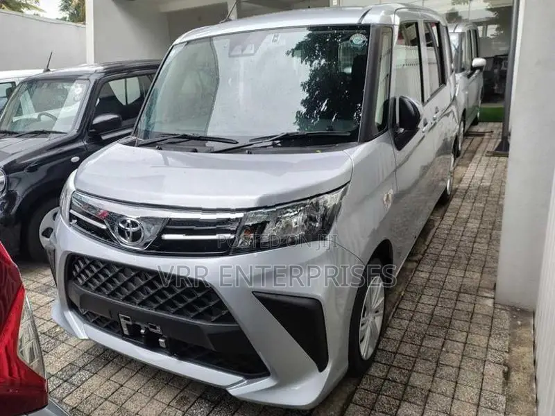 Toyota Roomy 2023