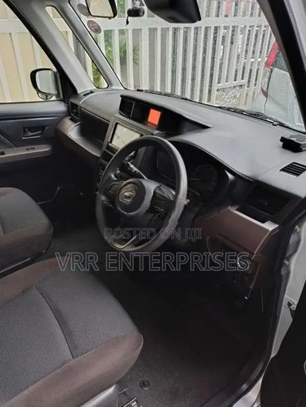 Toyota Roomy 2023