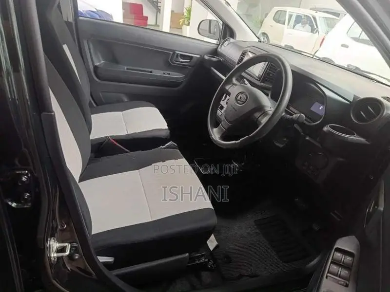 Daihatsu Mira 2024