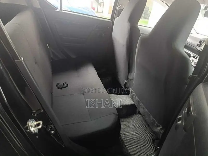 Daihatsu Mira 2024