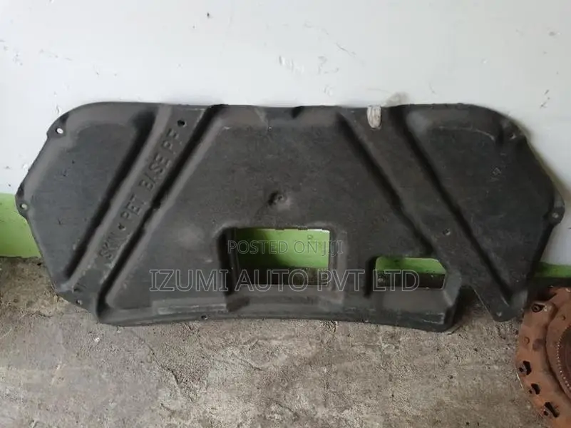 Suzuki Liana bonnet insulation