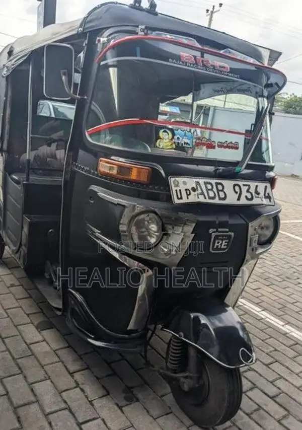 Bajaj RE 2015