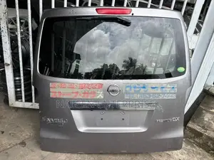 Nissan Caravan E26 NV350 Premium GX Flat Roof Dicky Door