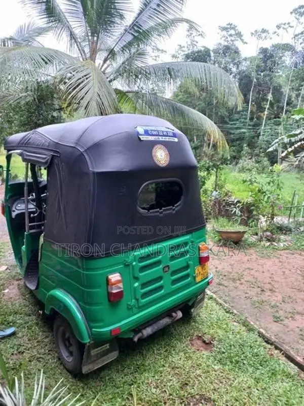 Bajaj RE 2010