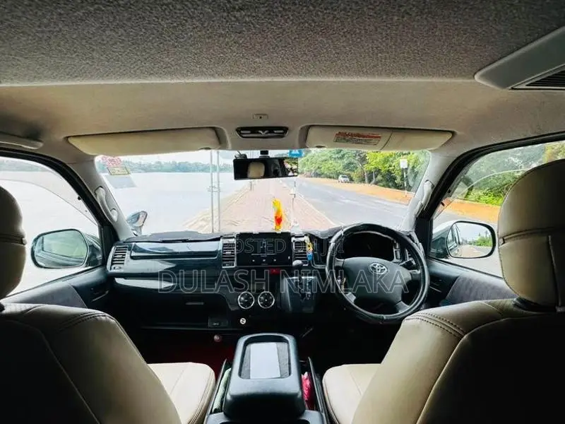 Toyota KDH 2013