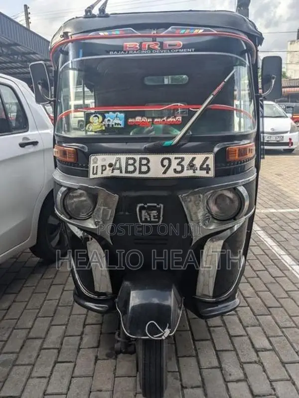 Bajaj RE 2015