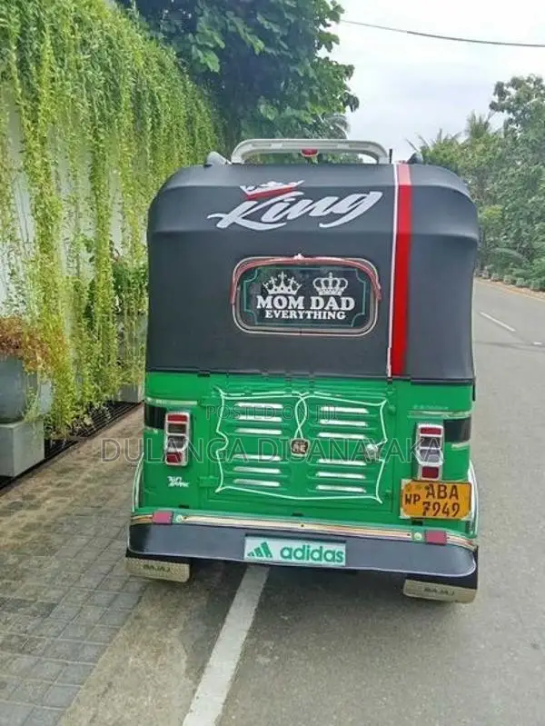 Bajaj RE 2015