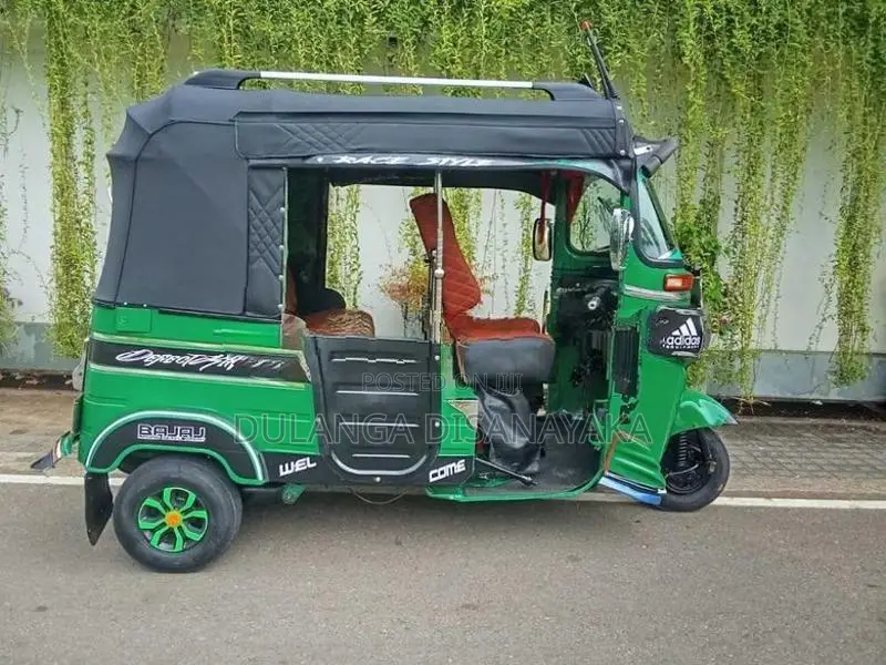 Bajaj RE 2015